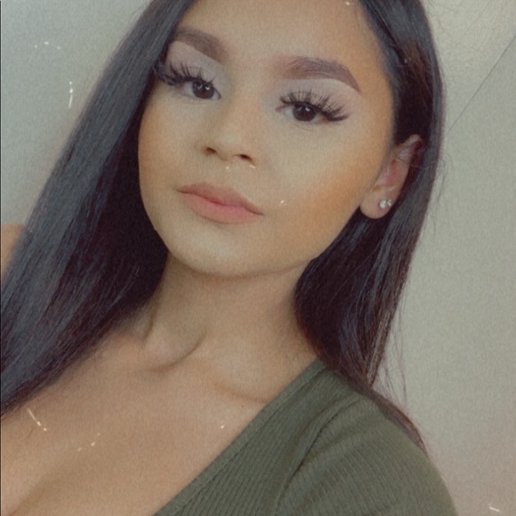 Meet your Posher, Jazmin - Picture 1 of 1